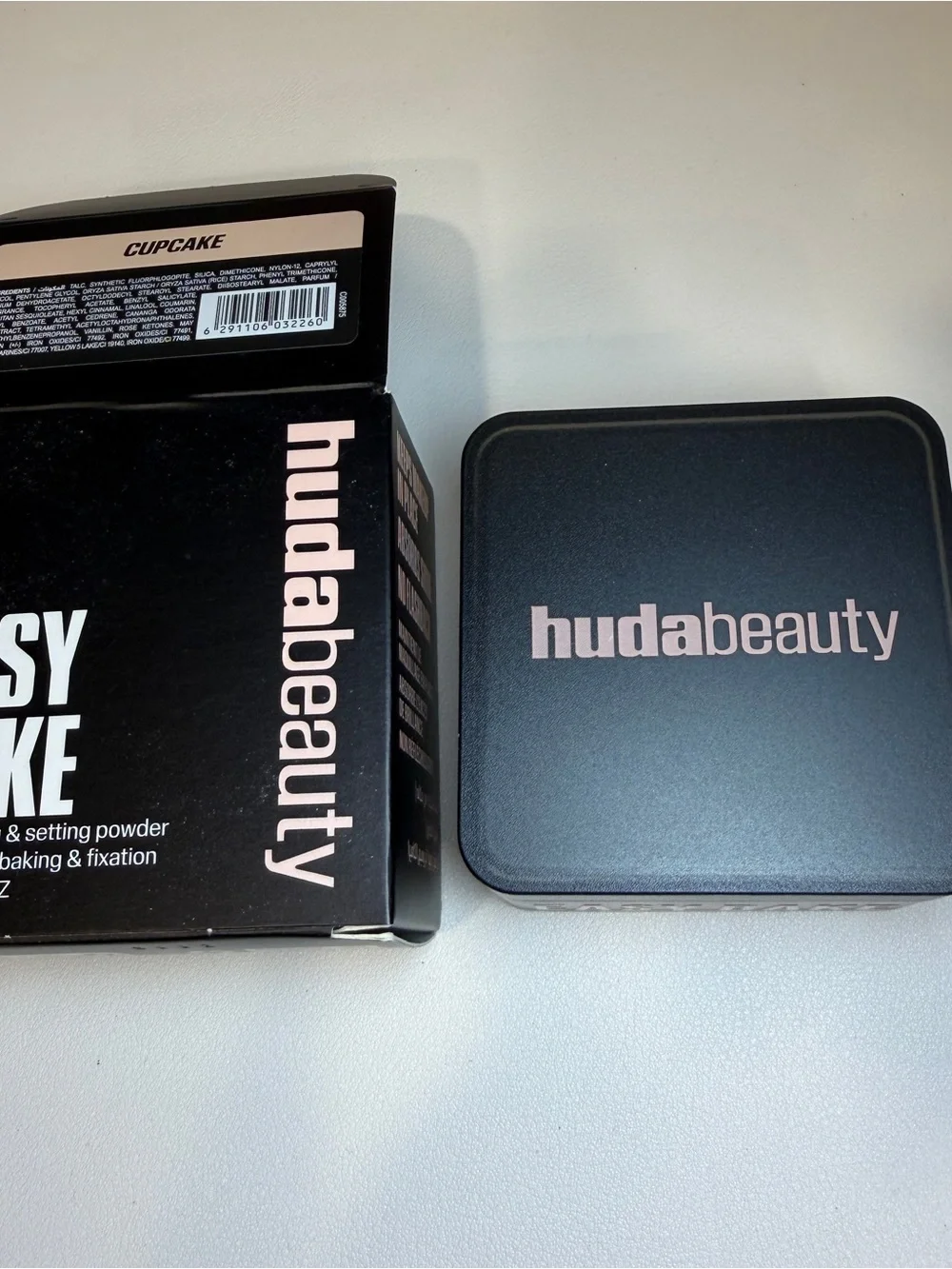 HUDA BEAUTY Easy Bake Setting Powder Compact Cupcake 20g